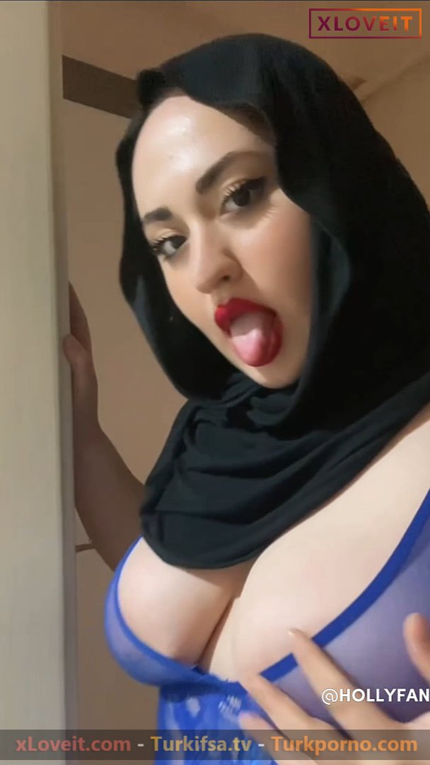 Hazal Kılınç ifşa Türbanlı orospu gecelikle kuryeye kapı açtı