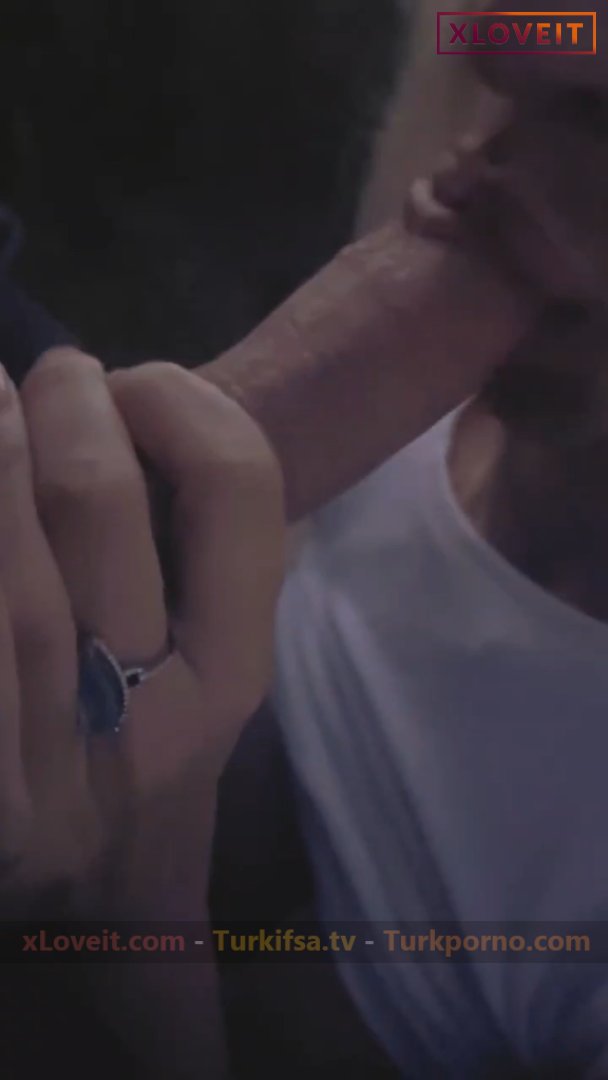 Neslihan Güneş Gün ağırırken dışarda ağzına aldı